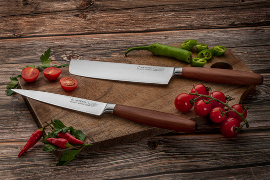 Couteau Nakiri Eterno, bois de prunier, longueur de lame 17cm, forgé