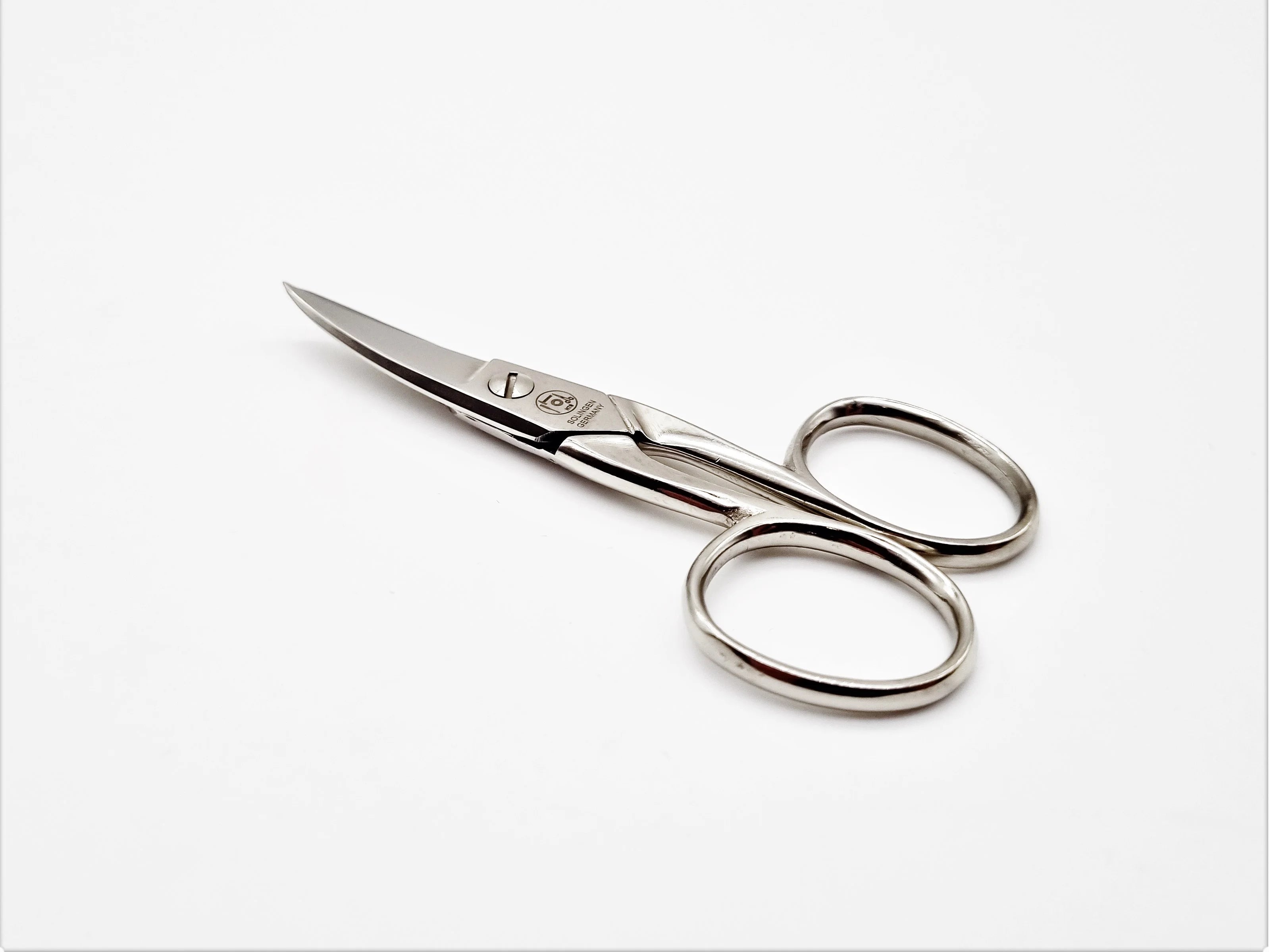Nail scissors heavy duty nickel plated , size 3.5"